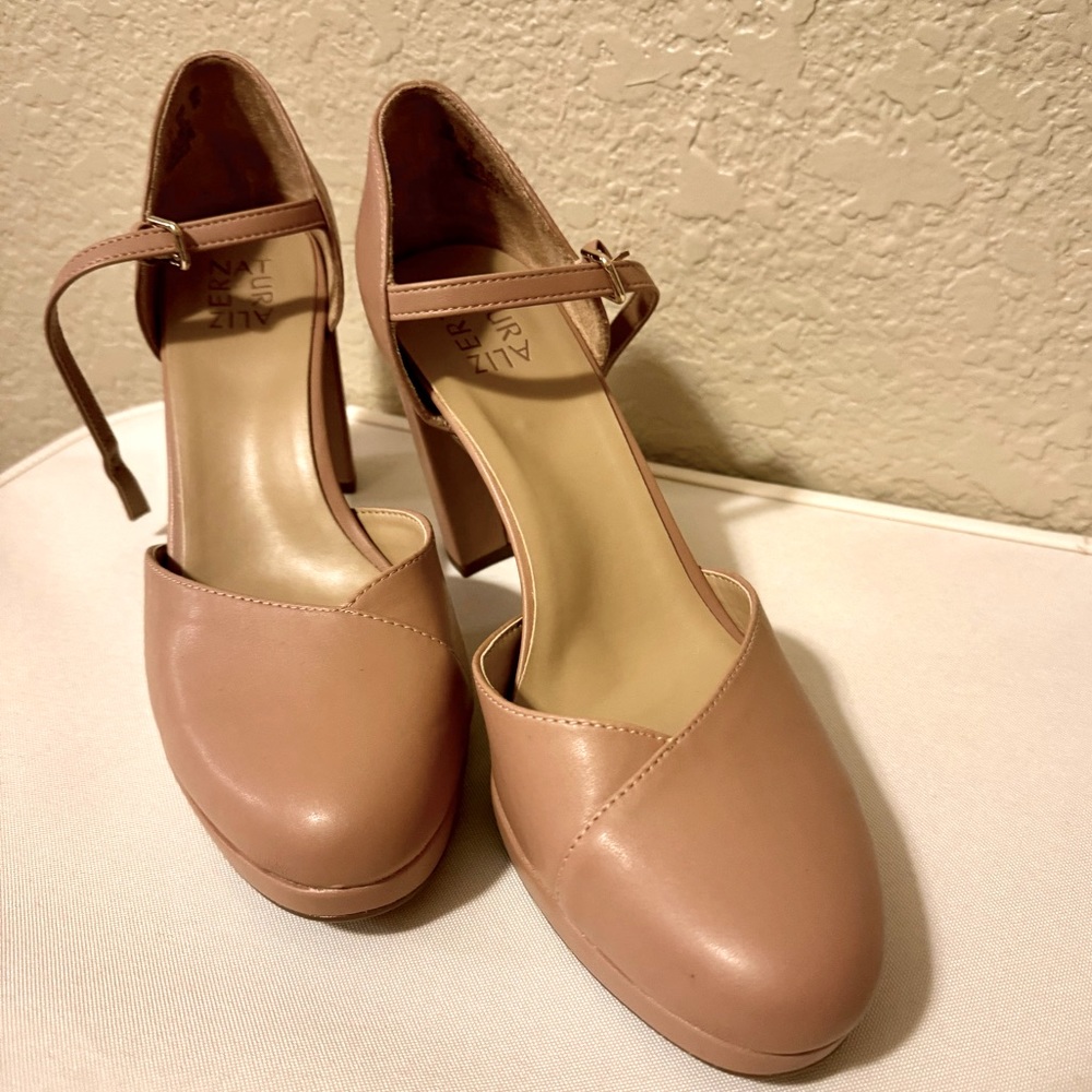 Naturalizer Bandele heels, color taupe smooth. New never worn!!! Size 12